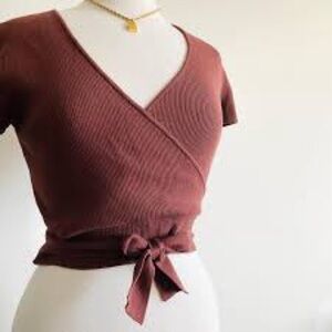 Little Moon • aritzia • size XS • prunella knit top